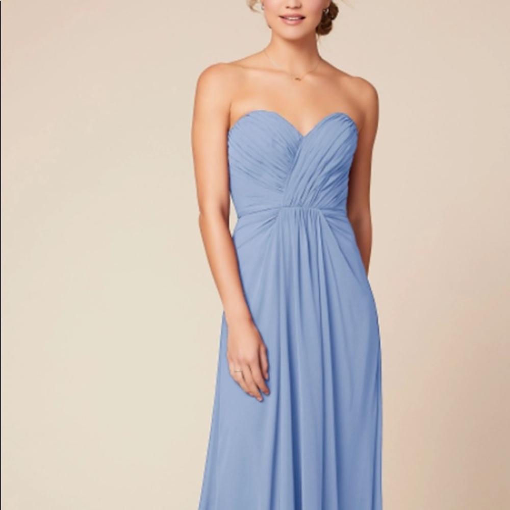 "Hydrangea" (blue) strapless long bridesmaid dress "Julia" model from Dear Cleo